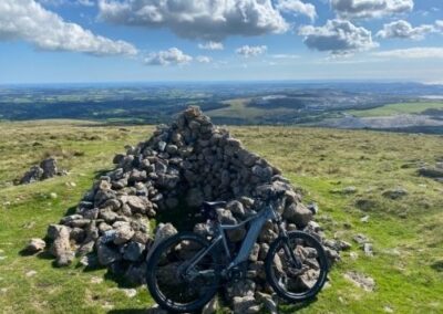 E mountain Bike looking Oliver Dartmoor